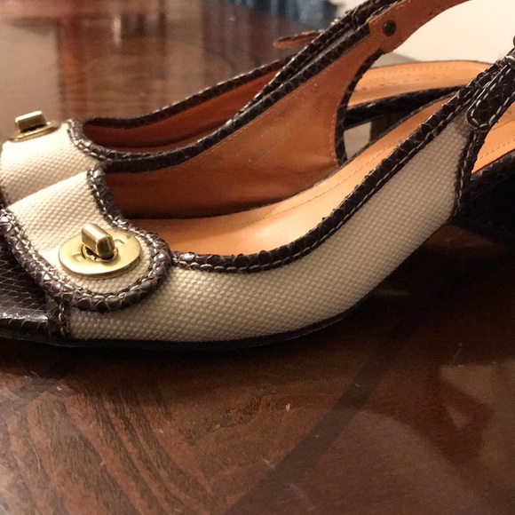 Mint condition  2” heel, peep toe, very elegant - Picture 4 of 13